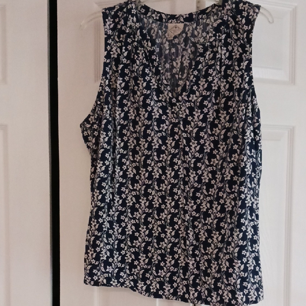 Floral Sleeveless Top - Navy and White